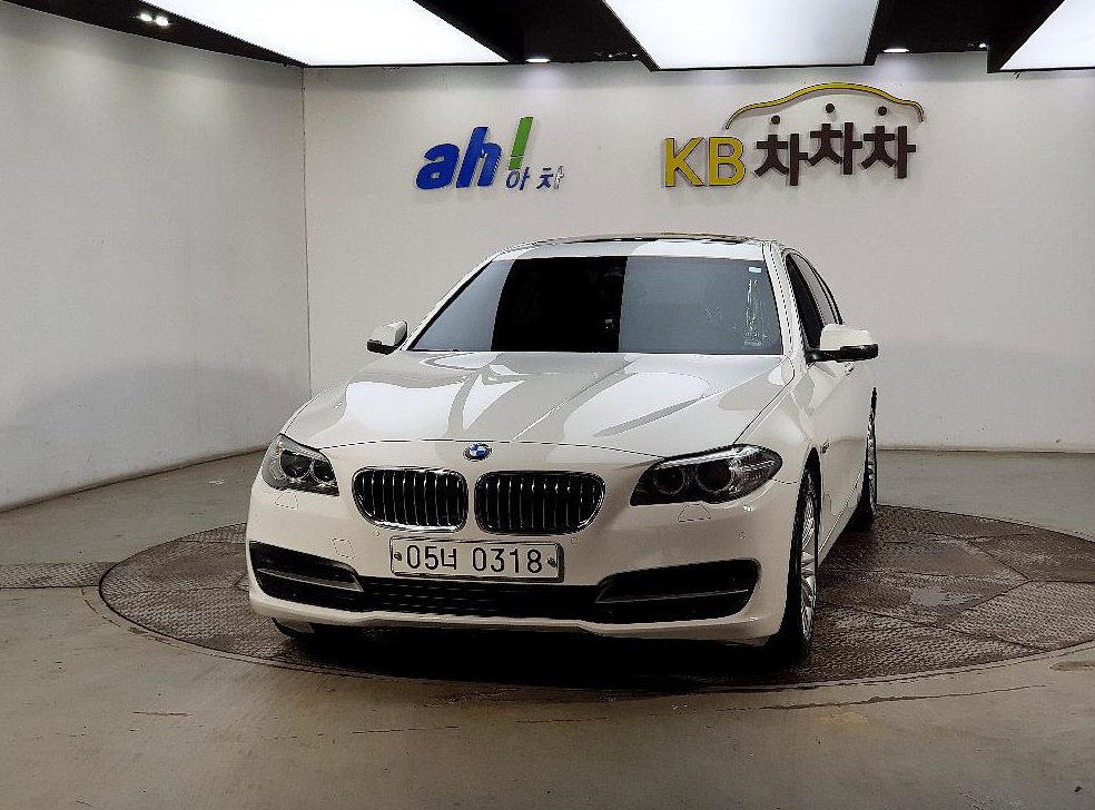 BMW 5시리즈 520d xDrive 사진 2