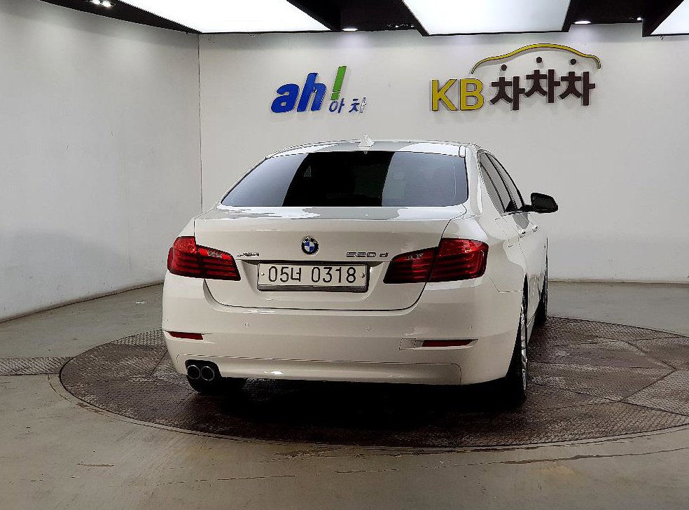 BMW 5시리즈 520d xDrive 사진 3