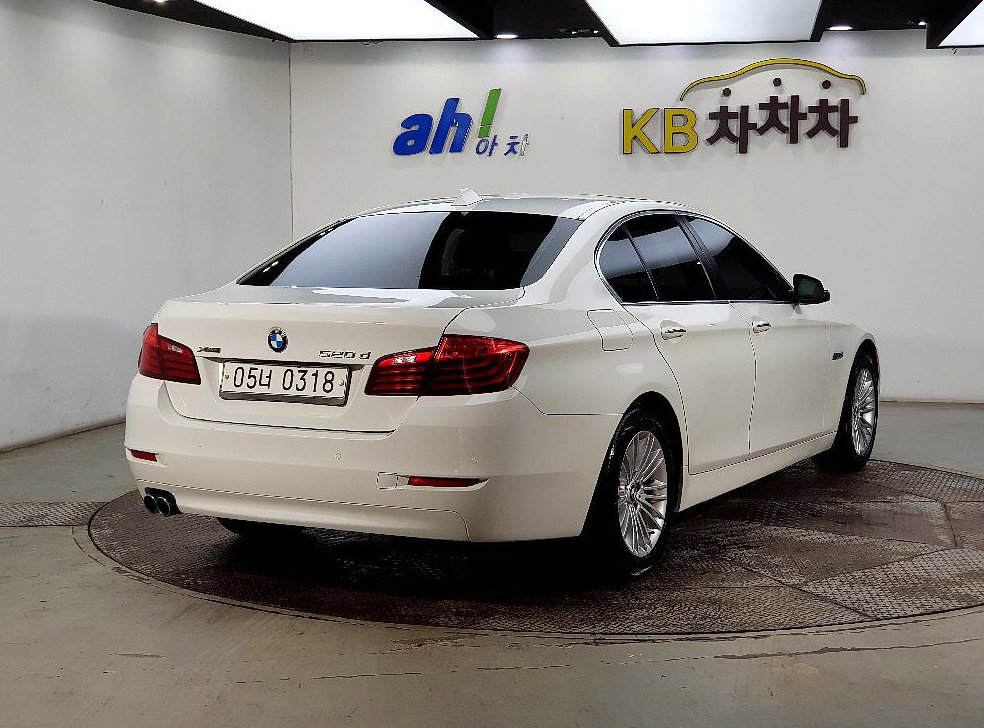 BMW 5시리즈 520d xDrive 사진 4