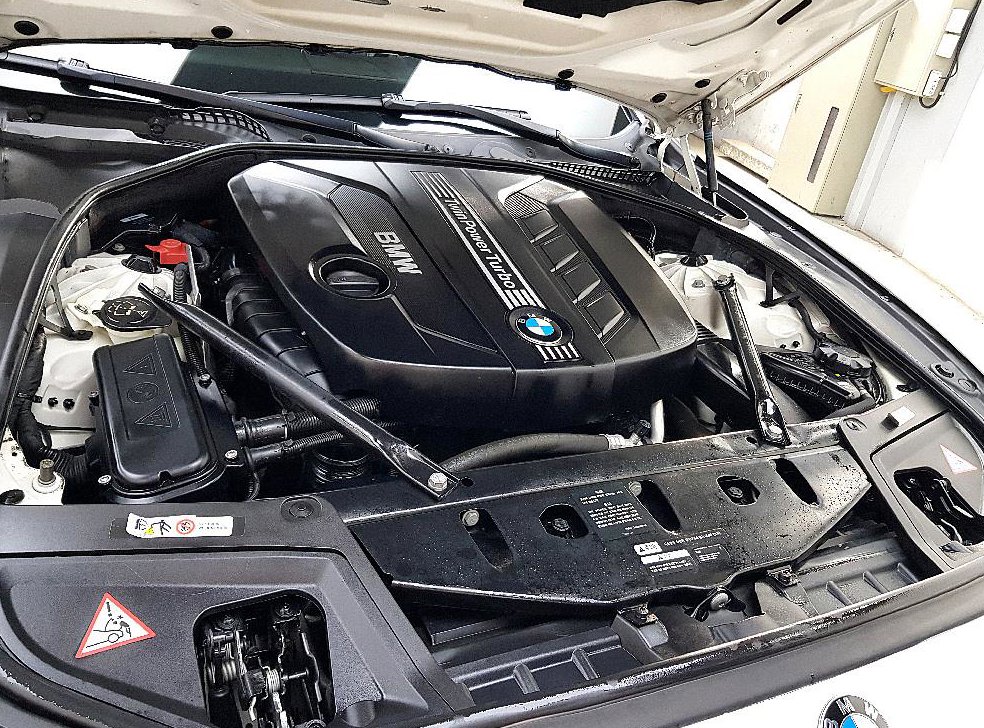 BMW 5시리즈 520d xDrive 사진 6