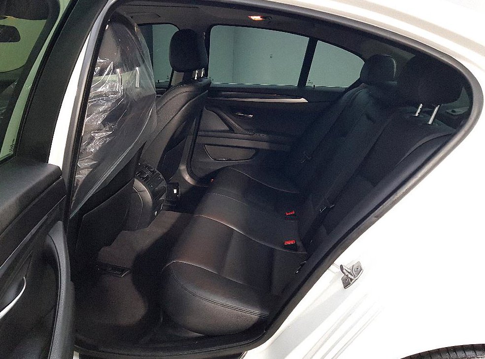 BMW 5시리즈 520d xDrive 사진 9