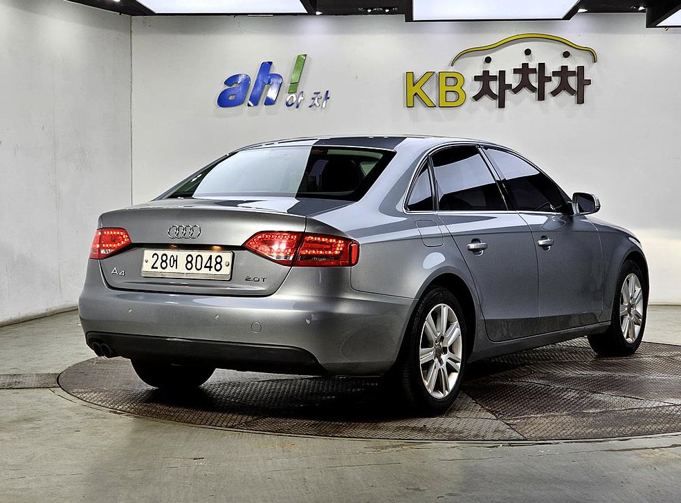 아우디 A4 2.0 TFSI 콰트로 사진 4