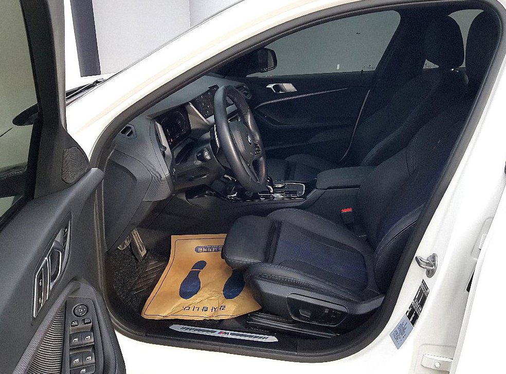 BMW 1시리즈 120i M 스포츠 사진 8