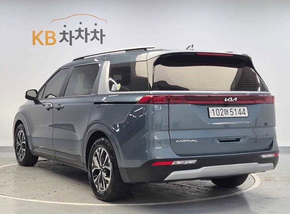 기아 카니발 디젤 9인승 프레스티지 사진 2
