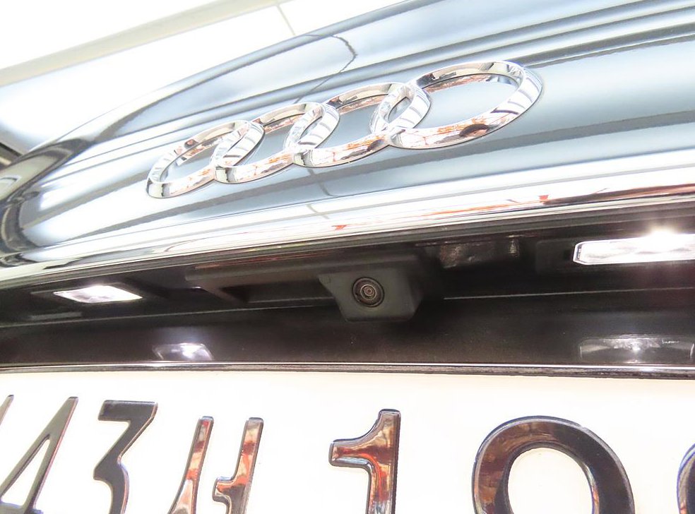 아우디 A4 40 TFSI 사진 17
