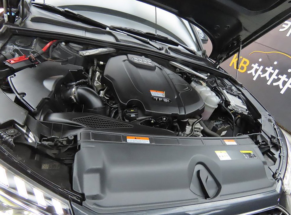 아우디 A4 40 TFSI 사진 19