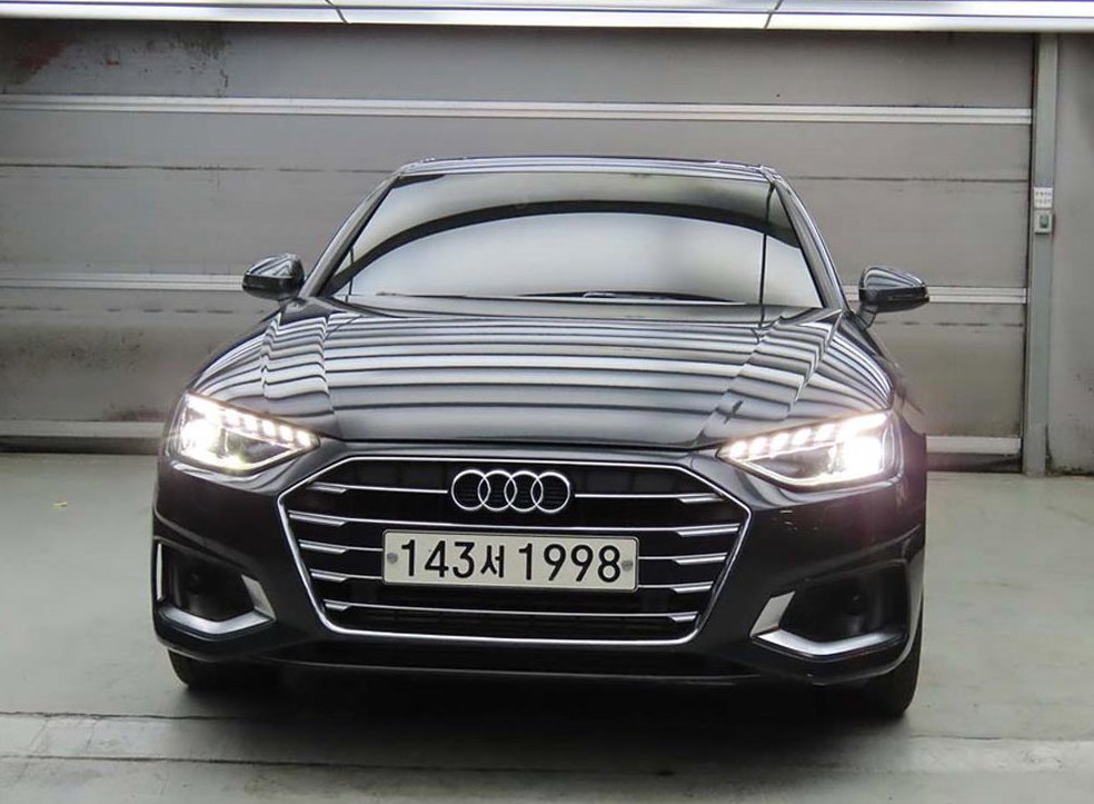 아우디 A4 40 TFSI 사진 2