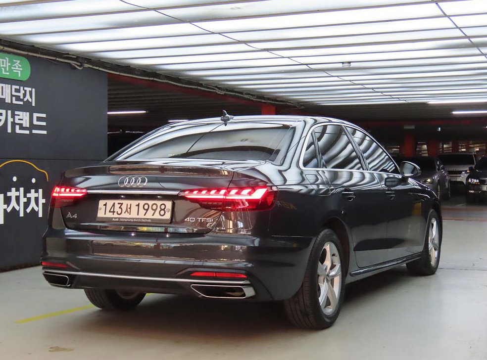 아우디 A4 40 TFSI 사진 4