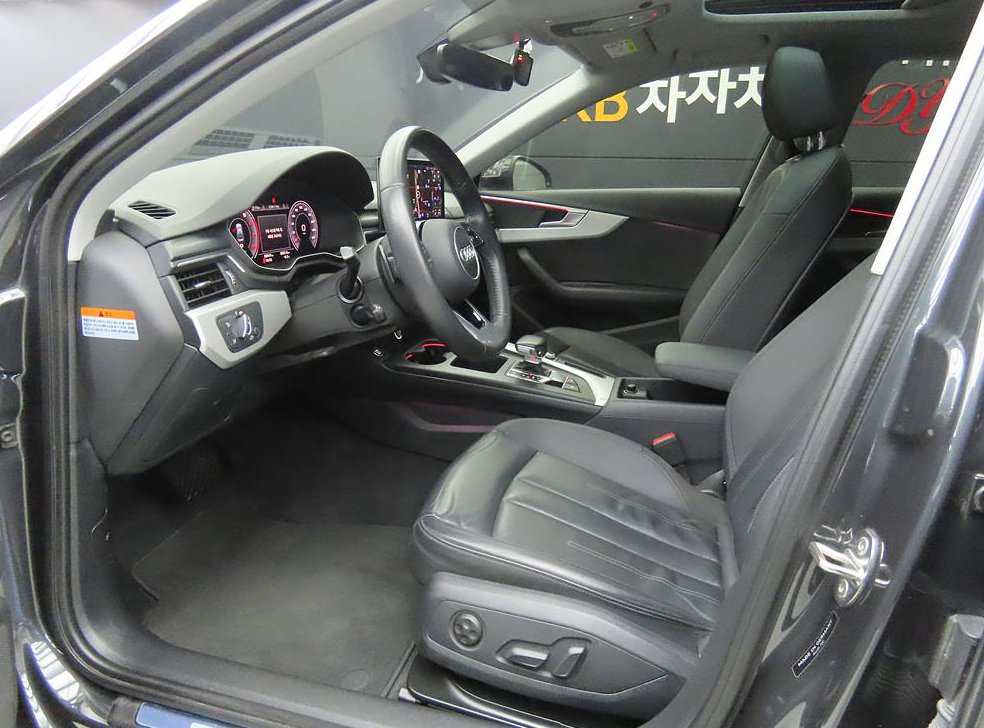 아우디 A4 40 TFSI 사진 5