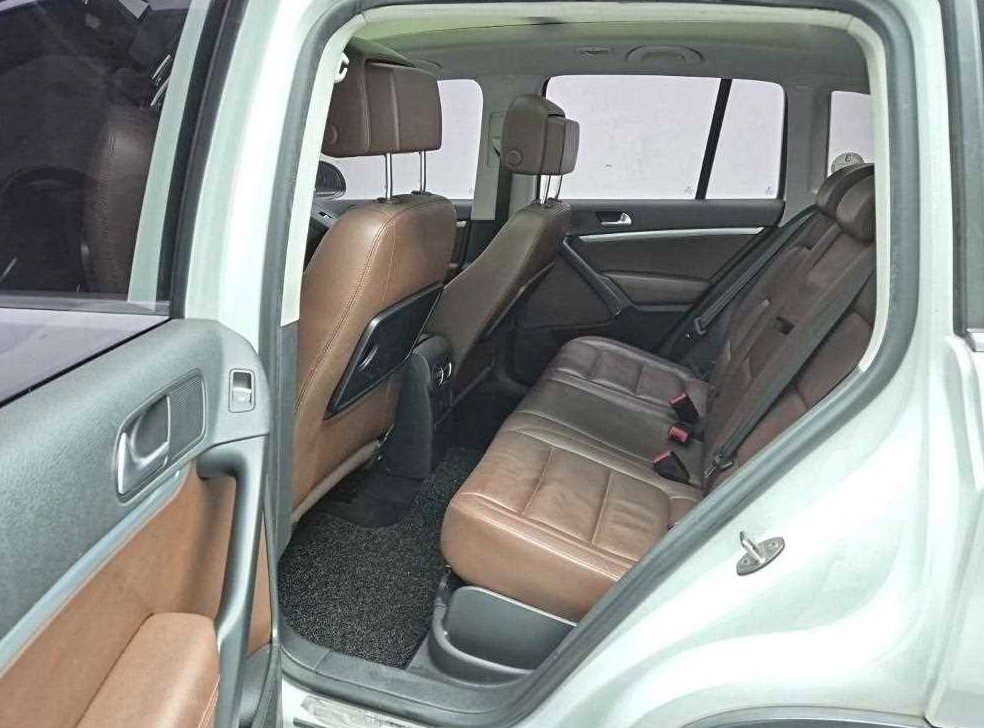 폭스바겐 티구안 2.0 TDI 프리미엄 사진 12
