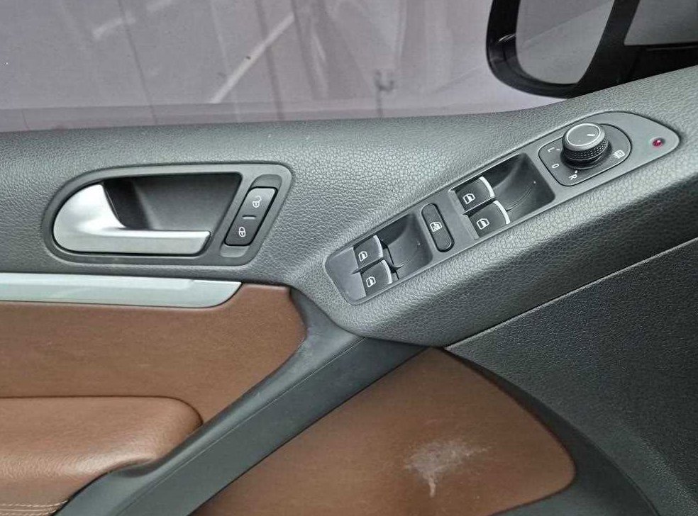 폭스바겐 티구안 2.0 TDI 프리미엄 사진 17