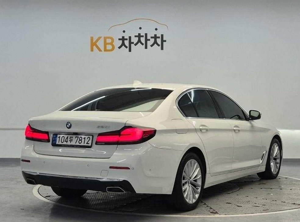 BMW 5시리즈 520i 럭셔리 사진 3