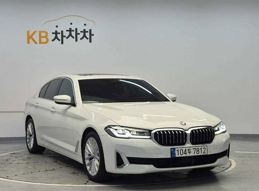 BMW 5시리즈 520i 럭셔리 사진 4