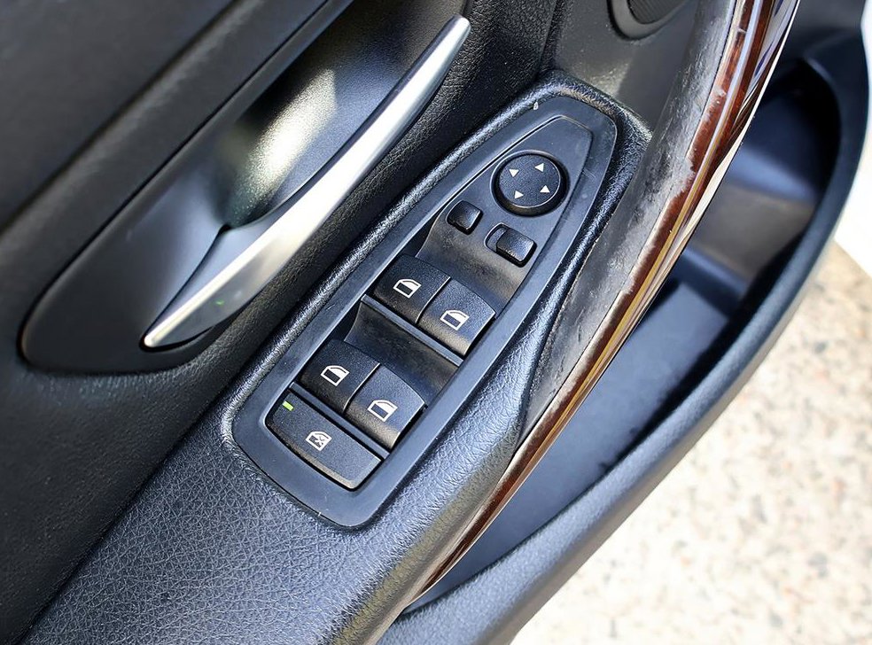 BMW 3시리즈 320d 사진 10