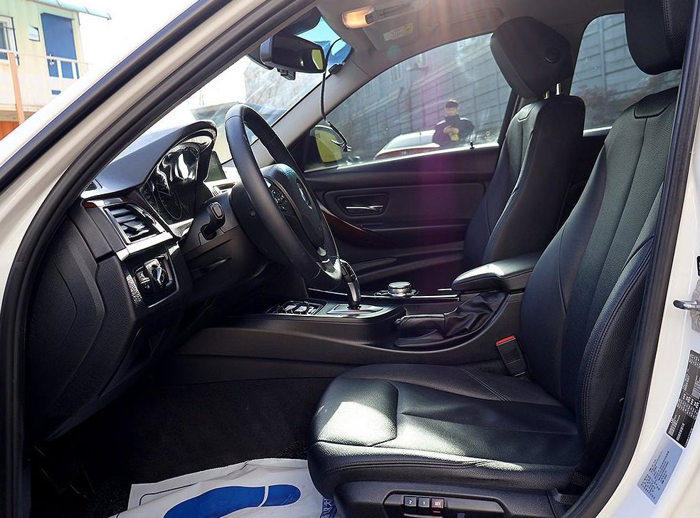 BMW 3시리즈 320d 사진 11