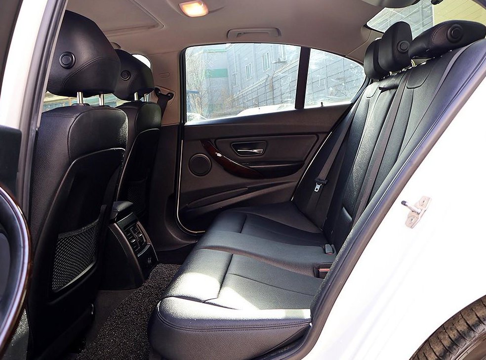 BMW 3시리즈 320d 사진 12
