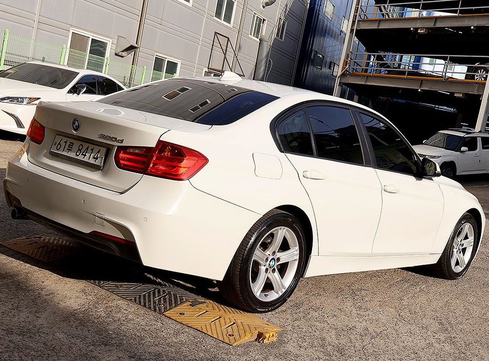 BMW 3시리즈 320d 사진 4