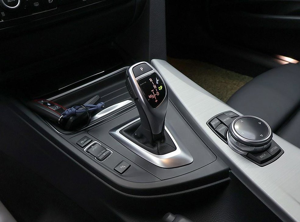 BMW 3시리즈 325d 스포츠 사진 10