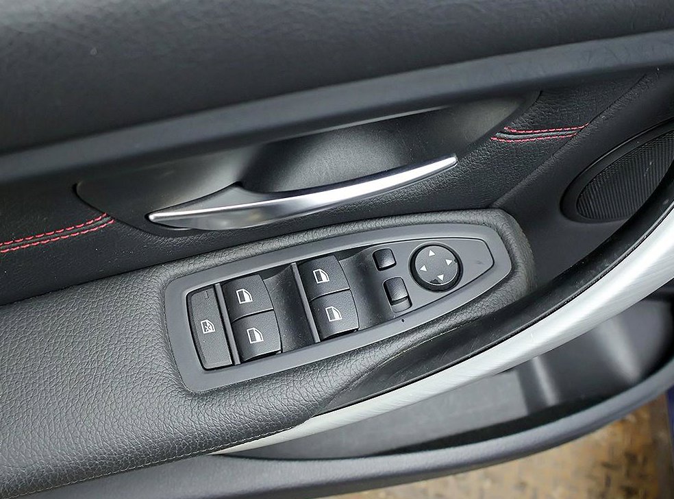 BMW 3시리즈 325d 스포츠 사진 13