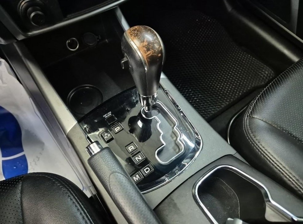 KG모빌리티(쌍용)  코란도 2WD 2.2 RX 사진 14