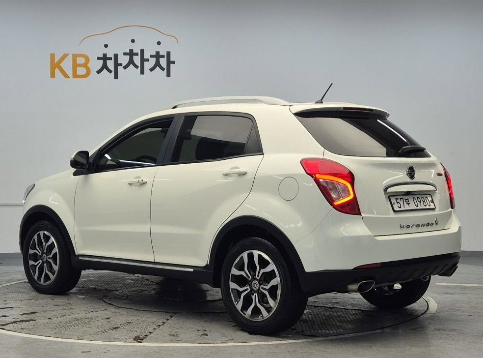 KG모빌리티(쌍용)  코란도 2WD 2.2 RX 사진 4
