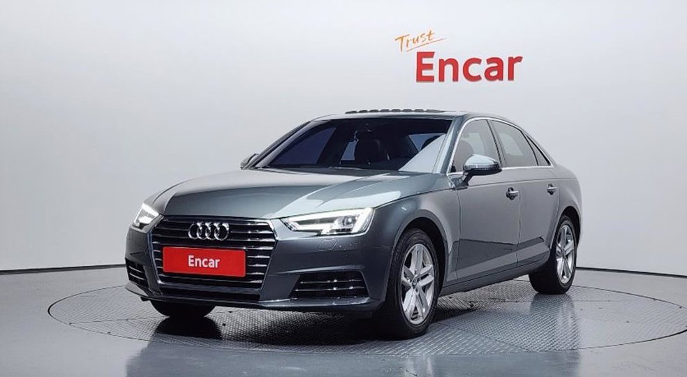 아우디 A4 45 TFSI