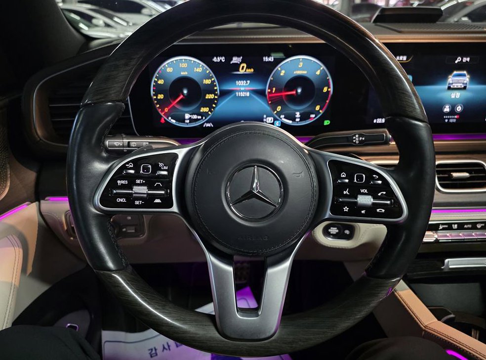 벤츠 GLS 클래스 GLS 400d 4MATIC 사진 9