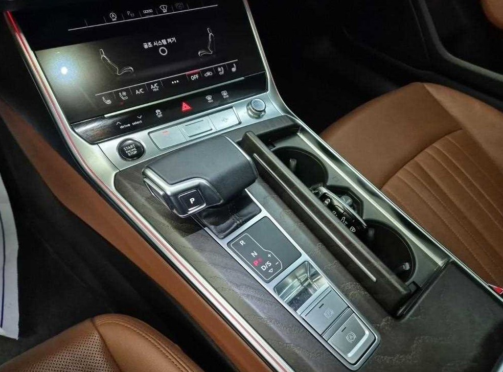 아우디 A6 45 TFSI 프리미엄 사진 8