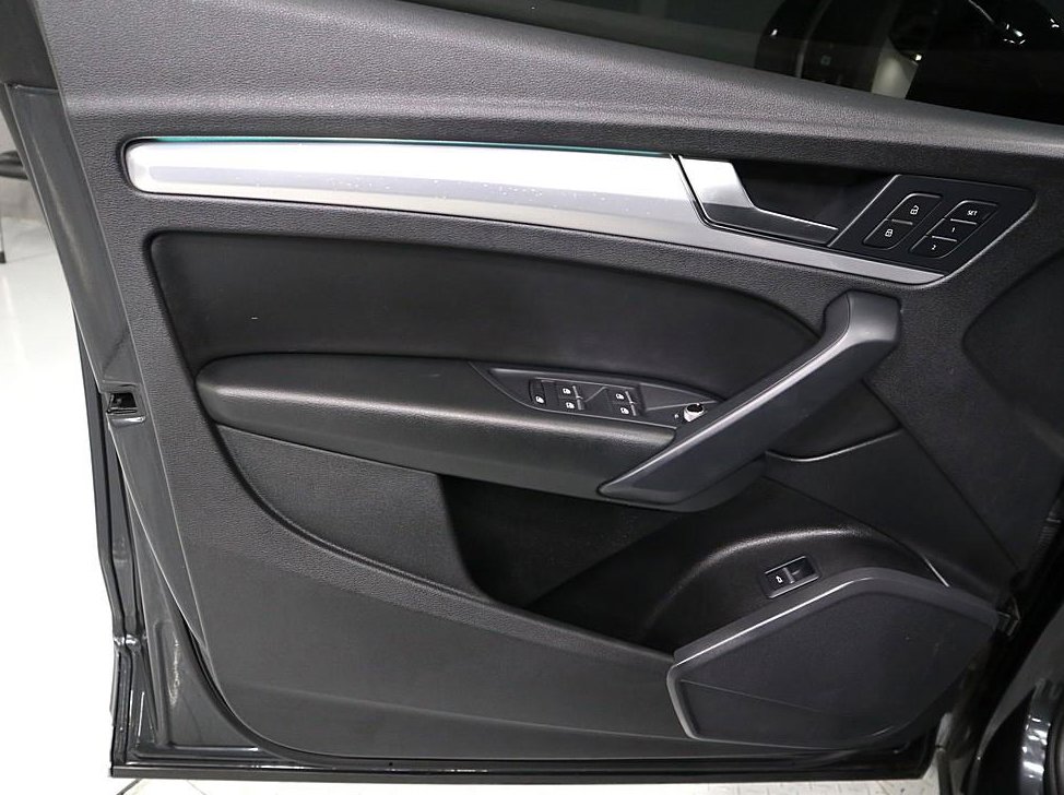 아우디 Q5 40 TDI 콰트로 스포트백 사진 8