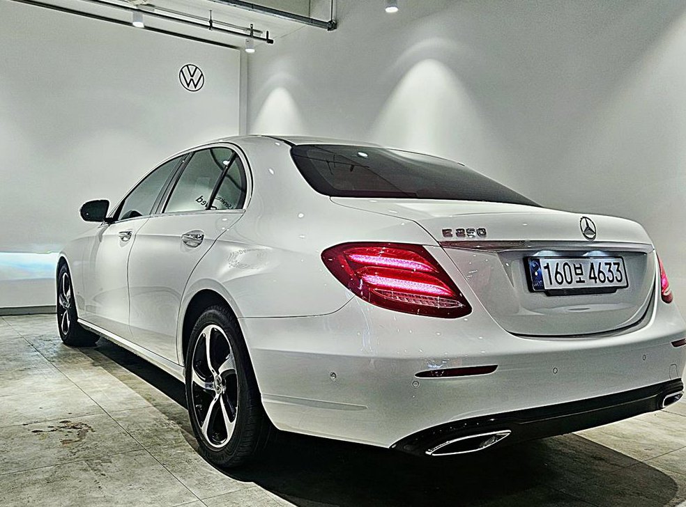 벤츠 E 클래스 E250 아방가르드 사진 3