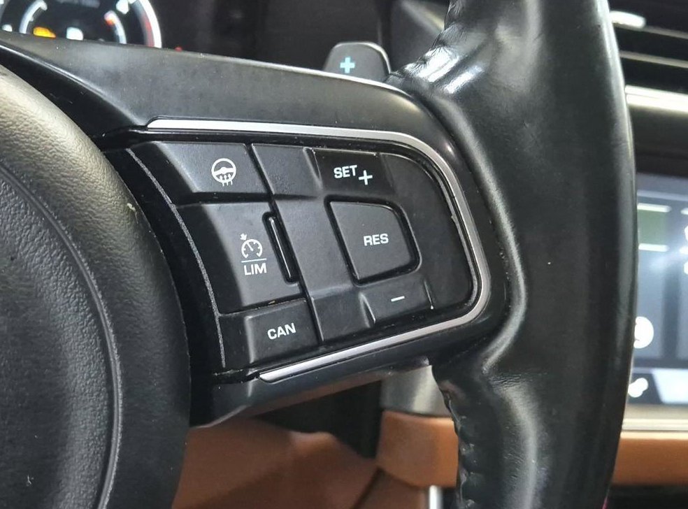 재규어 XF 2.0D 포트폴리오 AWD 사진 16
