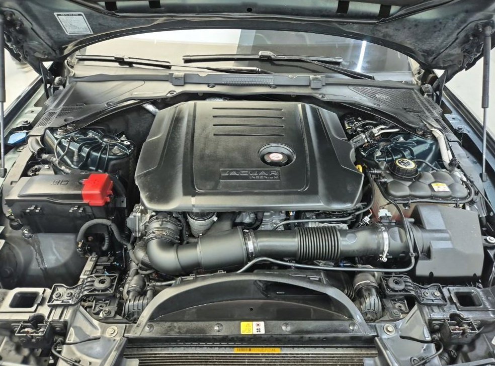 재규어 XF 2.0D 포트폴리오 AWD 사진 5