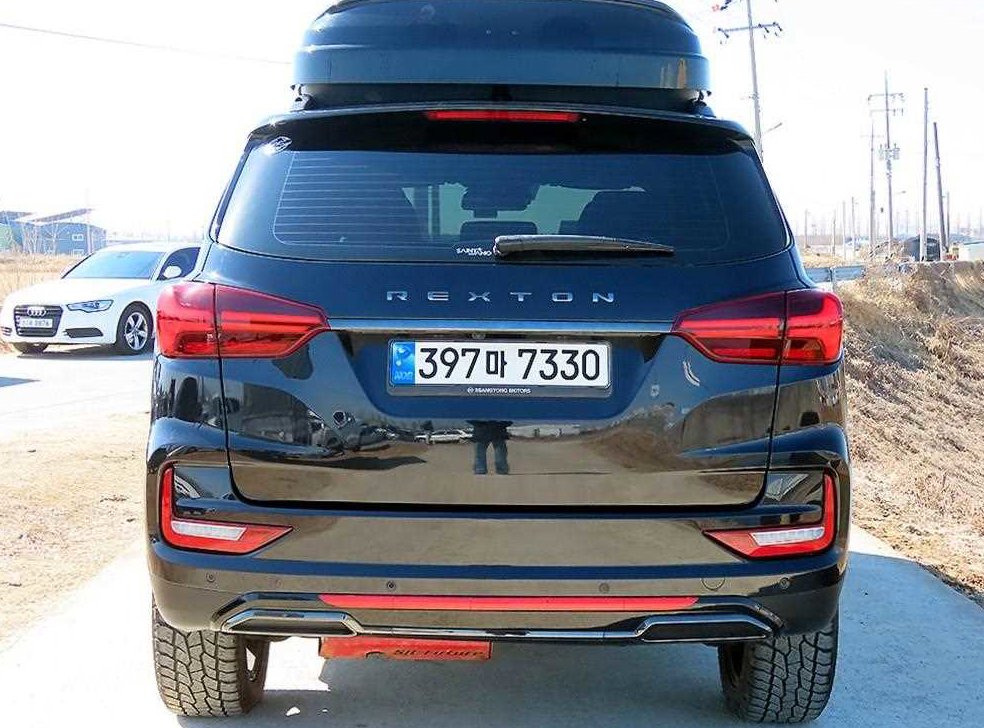 KG모빌리티(쌍용)  렉스턴 디젤 2.2 4WD 더 블랙 사진 4