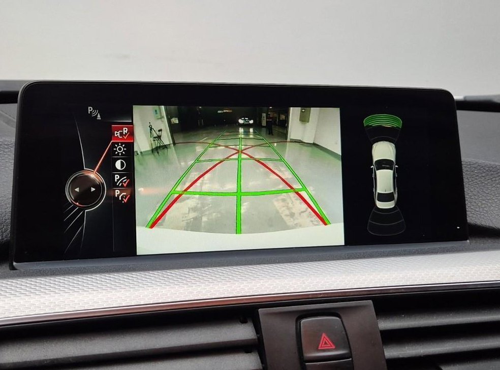 BMW 3시리즈 320d M 스포츠 사진 17