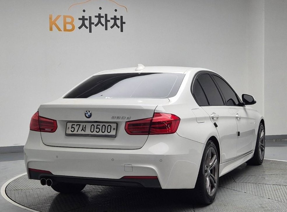 BMW 3시리즈 320d M 스포츠 사진 2