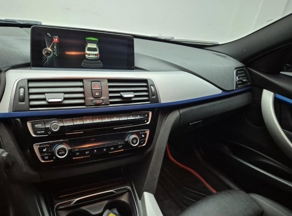 BMW 3시리즈 320d M 스포츠 사진 9