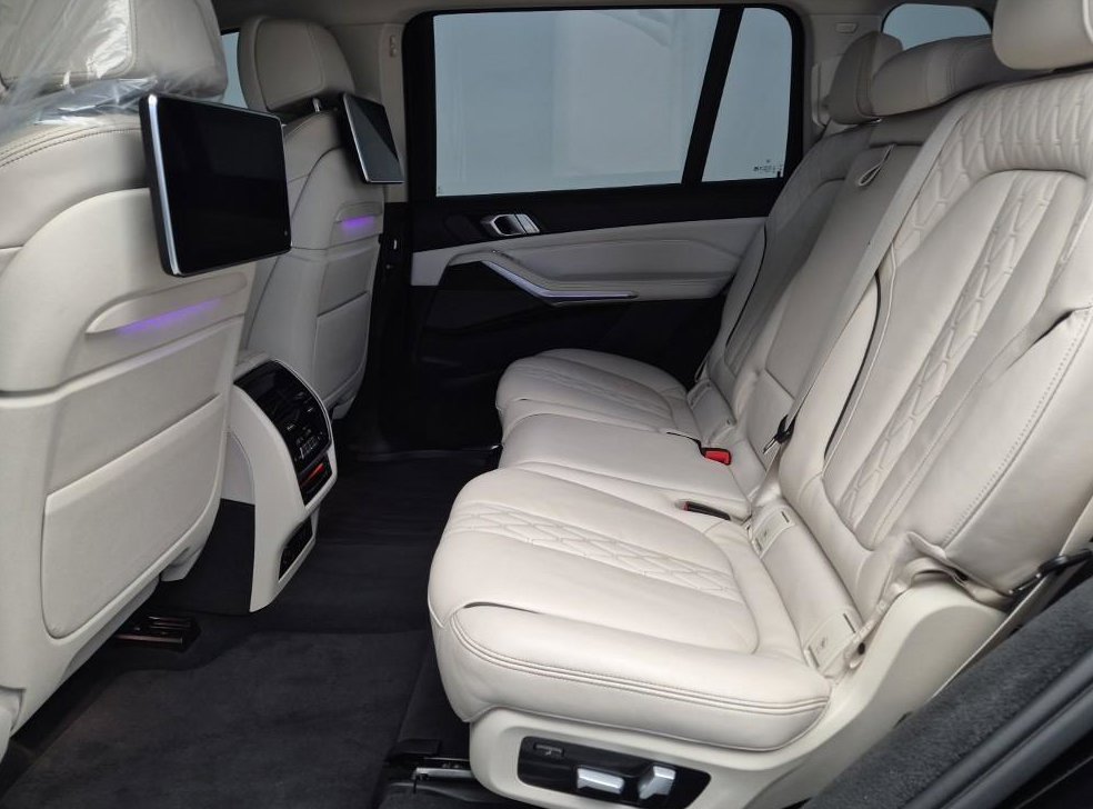 BMW X7 xDrive 40i 디자인 퓨어 엑셀런스 7인승 사진 12