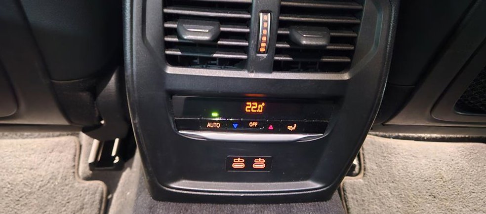 BMW 3시리즈 320i M 스포츠 사진 11