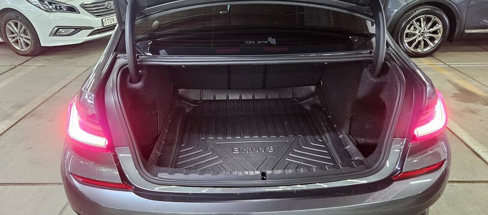 BMW 3시리즈 320i M 스포츠 사진 5