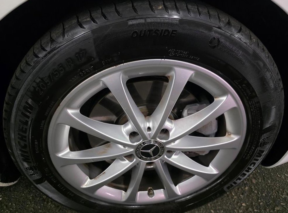 벤츠 A 클래스 A220 세단 사진 19