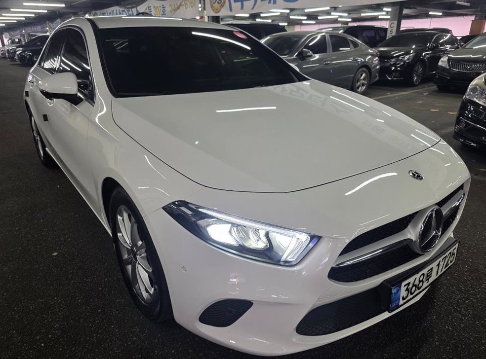 벤츠 A 클래스 A220 세단 사진 3