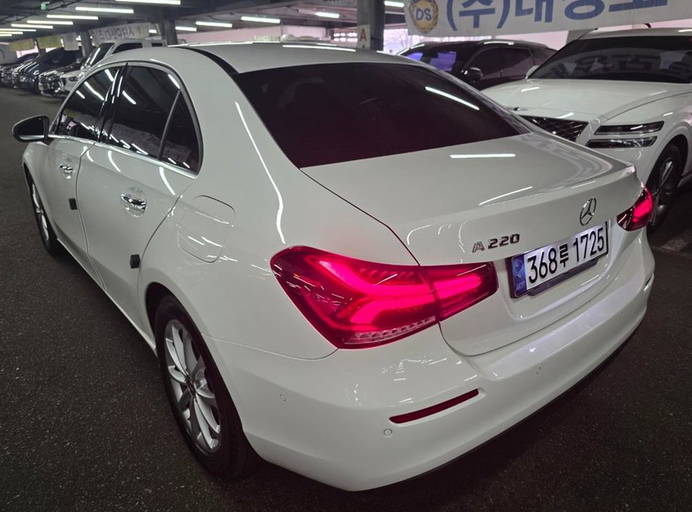 벤츠 A 클래스 A220 세단 사진 5