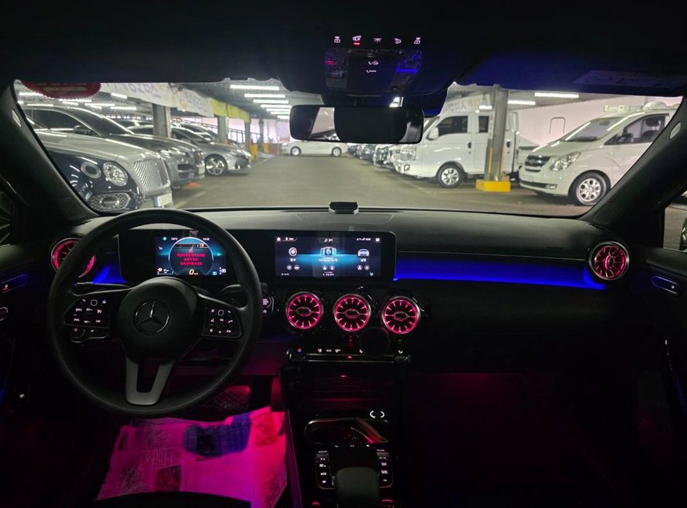벤츠 A 클래스 A220 세단 사진 7