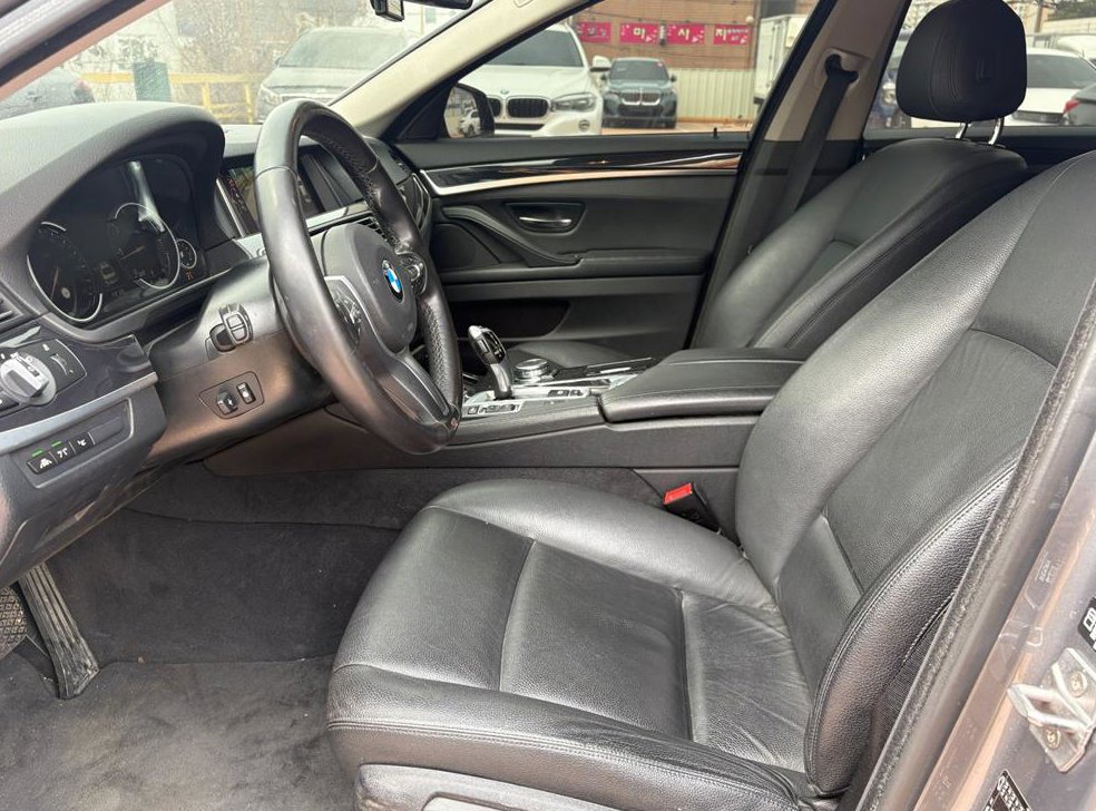 BMW 5시리즈 520d M 에어로다이나믹 사진 10