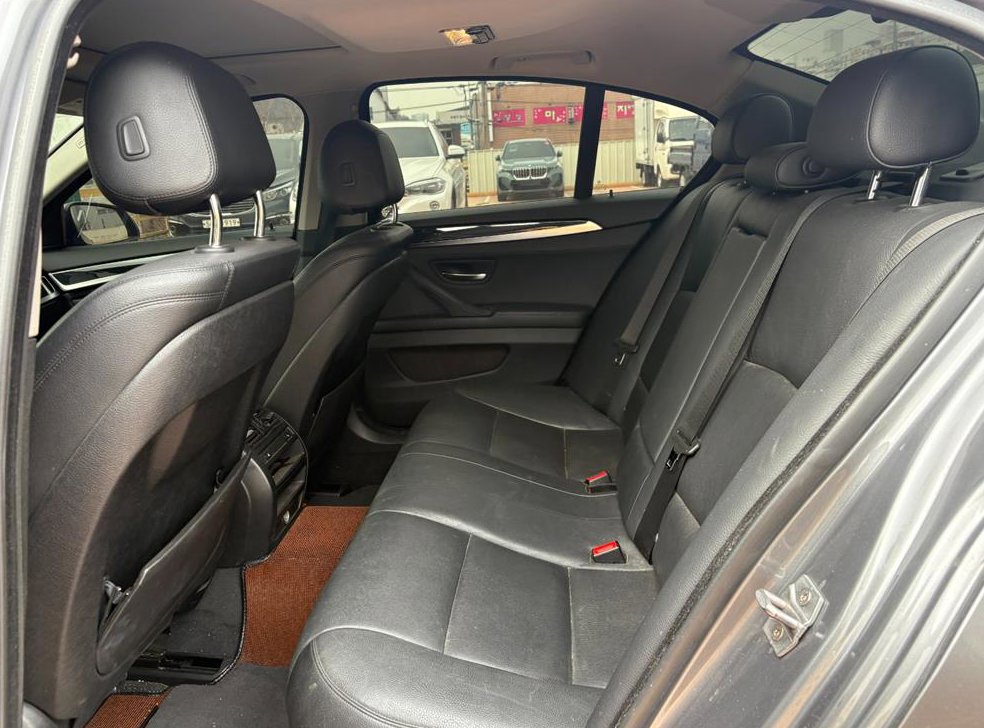 BMW 5시리즈 520d M 에어로다이나믹 사진 11