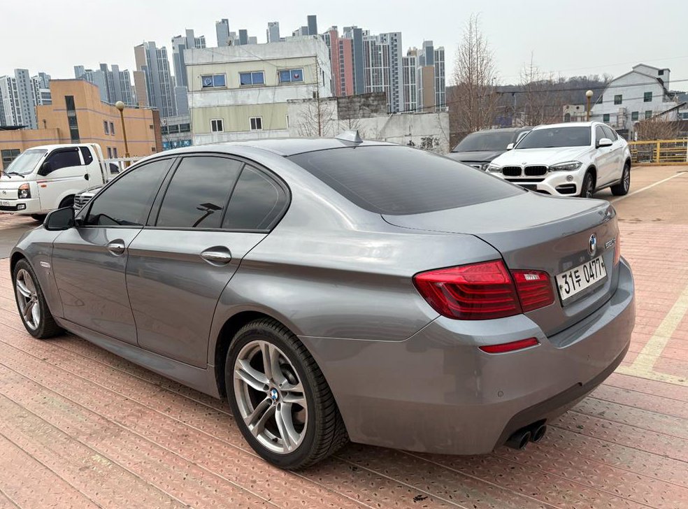 BMW 5시리즈 520d M 에어로다이나믹 사진 2