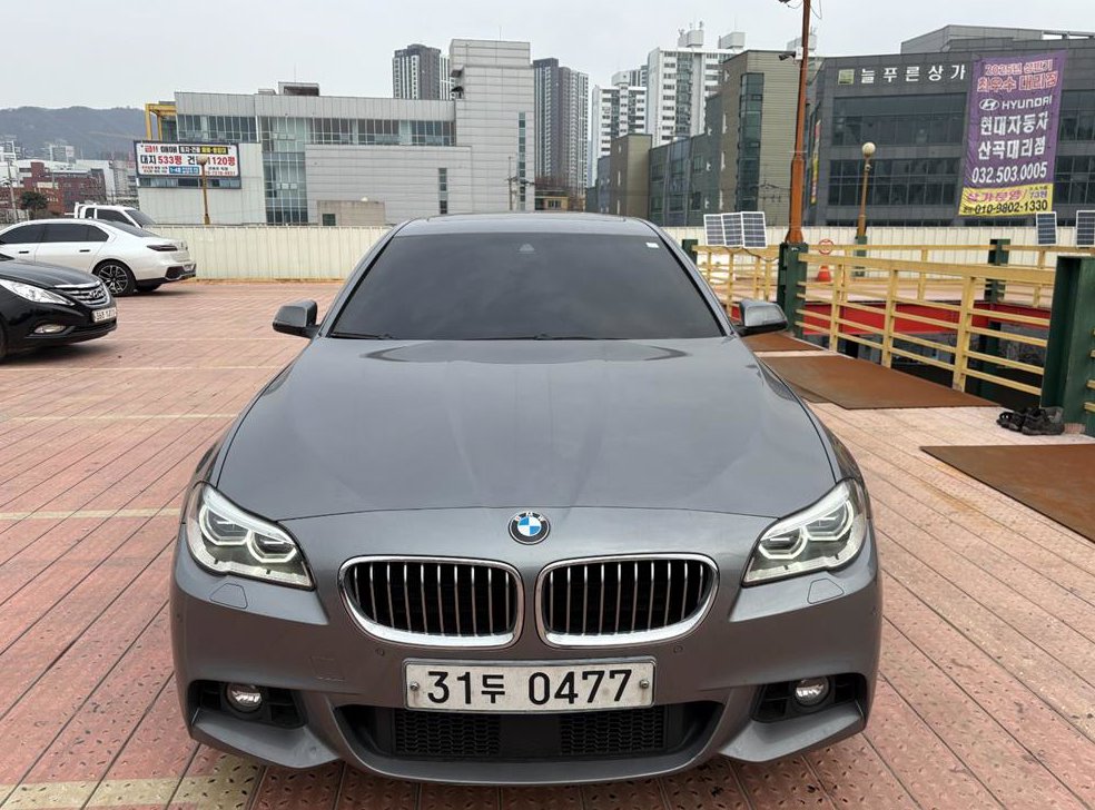 BMW 5시리즈 520d M 에어로다이나믹 사진 3