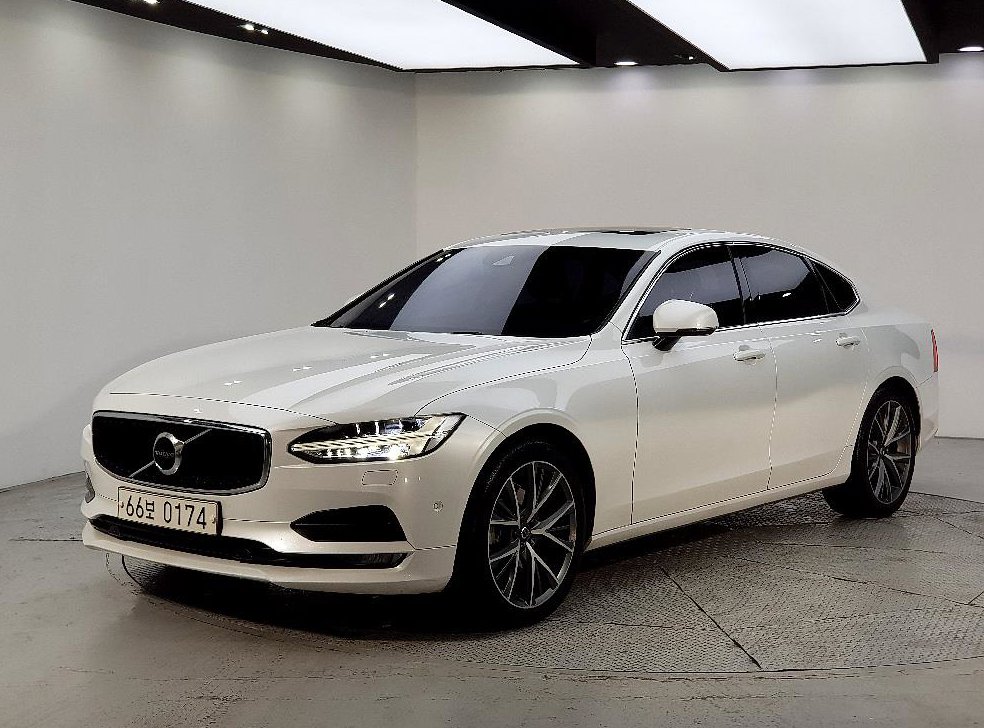 볼보 S90 D5 AWD 모멘텀