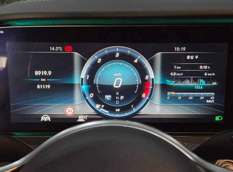 벤츠 CLS 클래스 CLS 400d 4MATIC AMG Line 사진 10