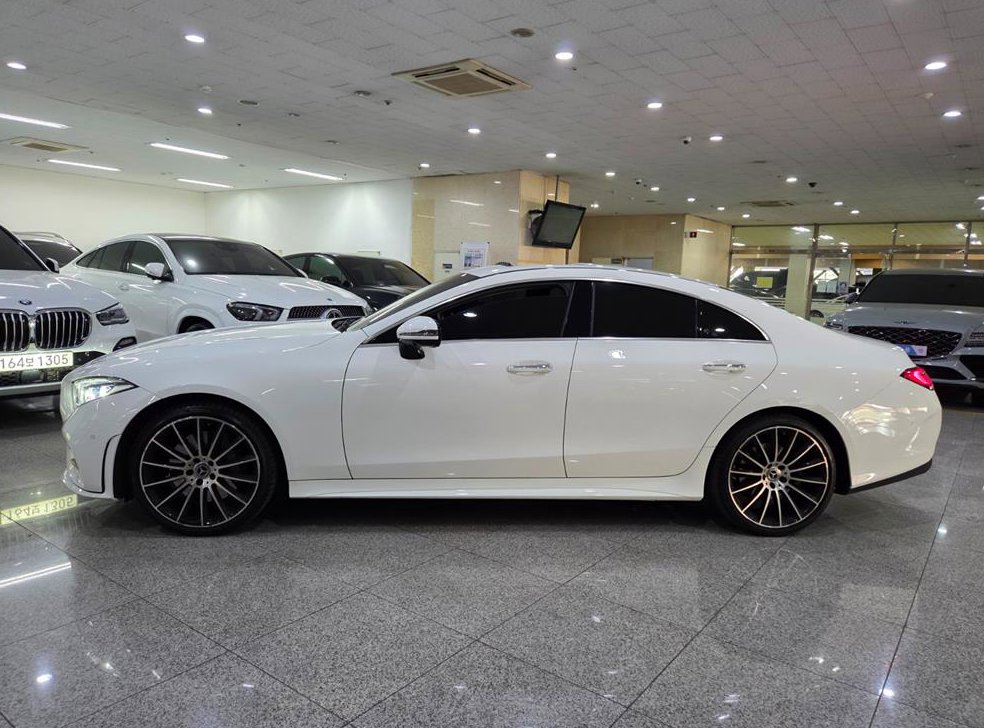 벤츠 CLS 클래스 CLS 400d 4MATIC AMG Line 사진 3